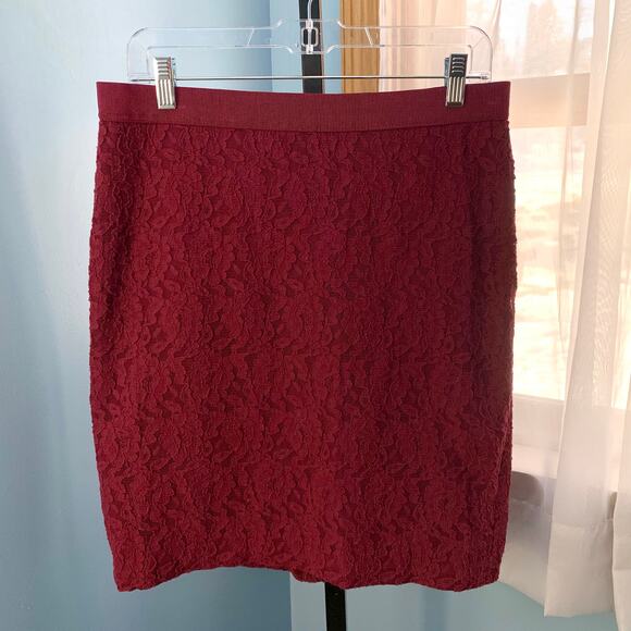 Ann Taylor Burgundy Lace Pencil Skirt Size 10 - Picture 2 of 5